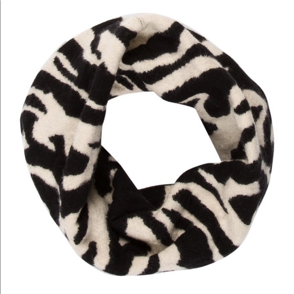 Sandro Patterned wool- Blend snood - Picture 3 of 7